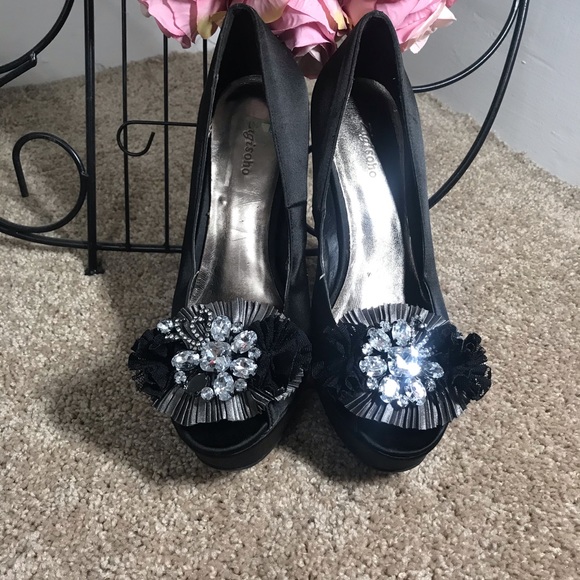 ☀️End of summer sale☀️ Zigi Soho satin heels - Picture 2 of 6